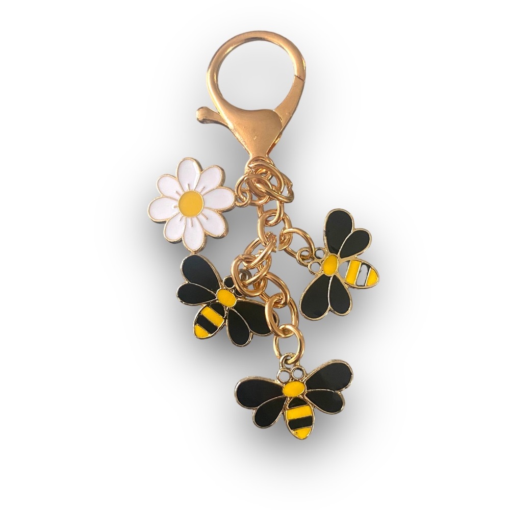 NWOT bee keychain